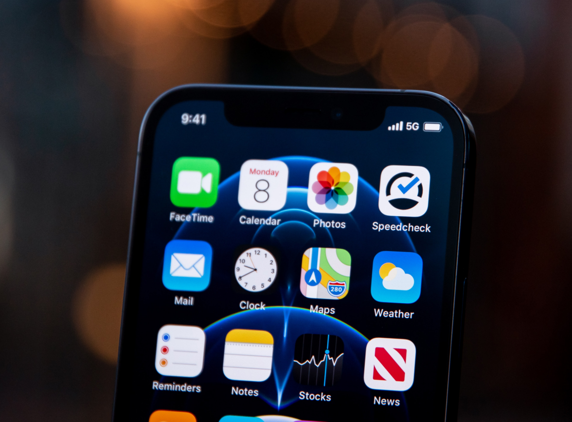 富拉尔基苹果手机维修分享为什么 iPhone 12 在冬季会自动关机 